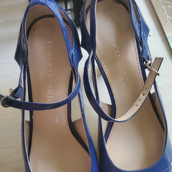 Shoes - Picture 4 of 5